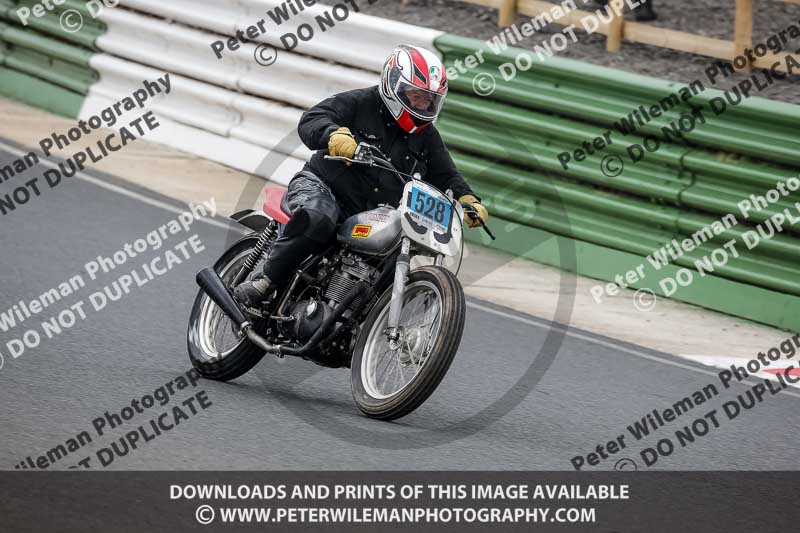 Vintage motorcycle club;eventdigitalimages;mallory park;mallory park trackday photographs;no limits trackdays;peter wileman photography;trackday digital images;trackday photos;vmcc festival 1000 bikes photographs
